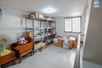 *****อาคารพาณิชย์มือสองย่านกรุงเทพฯ ม.บี อเวนิว วัชรพล เนื้อที่ 18 ตร.ว. ฟังก์ชัน 3 ห้องนอน 3 ห้องน้ำ ที่จอดรถ 1 คัน Home Office จากผู้พัฒนาโครงการที่มีชื่อเสียง Sansiri บนทำเลเดินทางสะดวก ใกล้จุดขึ้น-ลงทางด่วนสุขาภิบาล 5